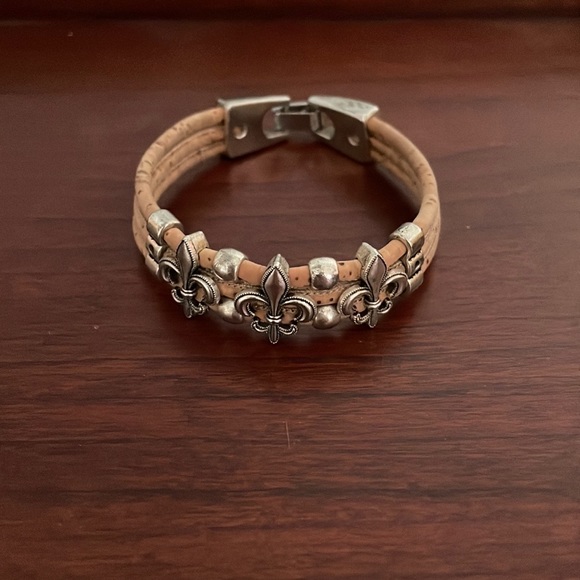 Simple beautiful Bracelet - Picture 2 of 3